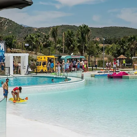 4-guest Stylish Lagoon