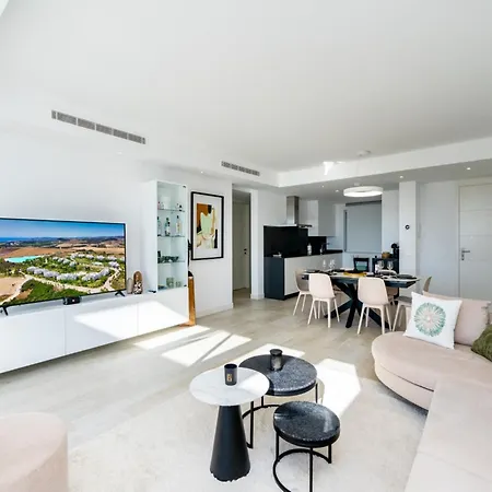 4-guest Stylish Lagoon Lejlighed *