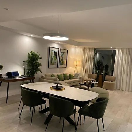 4-guest Stylish Lagoon *