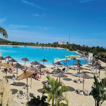 4-guest Stylish Lagoon Estepona