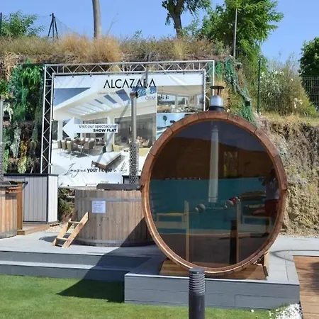 4-guest Stylish Lagoon